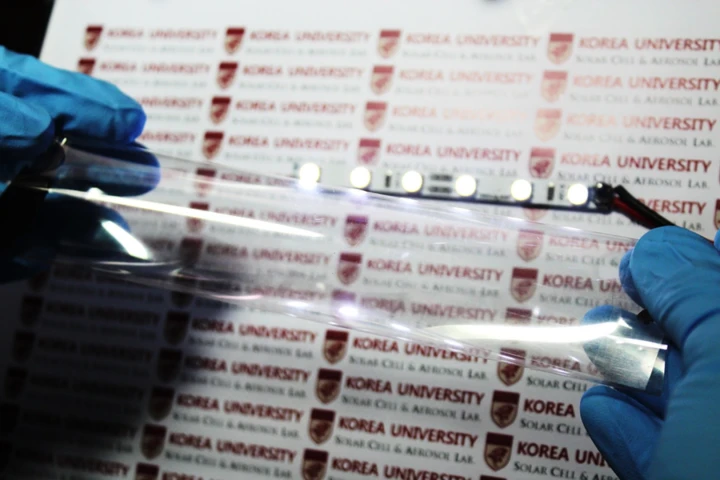 A new thin sheet combining high transparency and high conductivity could have future applications in touchscreens, solar cells and flexible displays