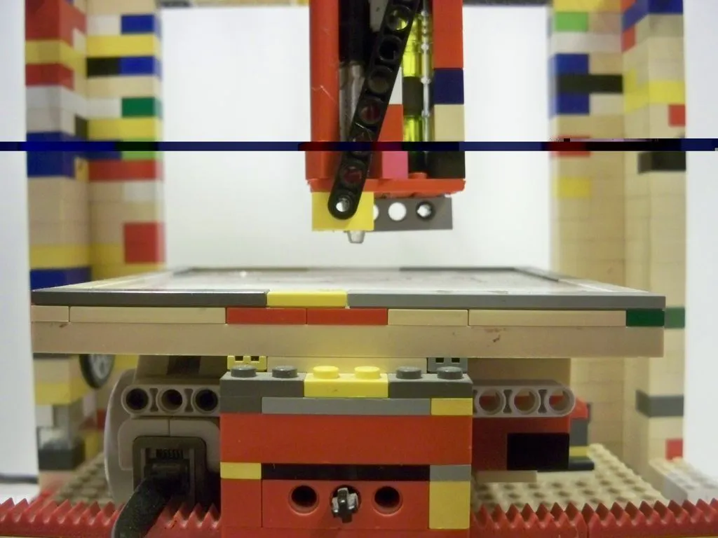 Each movement of the extruder has to be manually programmed on the LEGObot