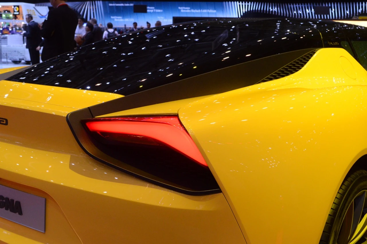 Plastic body panels help to keep weight to a minimum, while being resistant to corrosion and allowing for flexibility in the car's styling (Photo: CC Weiss/Gizmag)