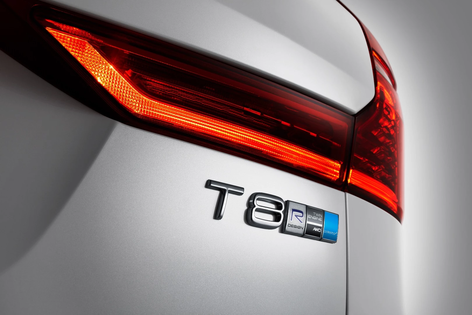 Just in case you weren't sure this is the hottest XC60, there's a special hybrid T8 badge