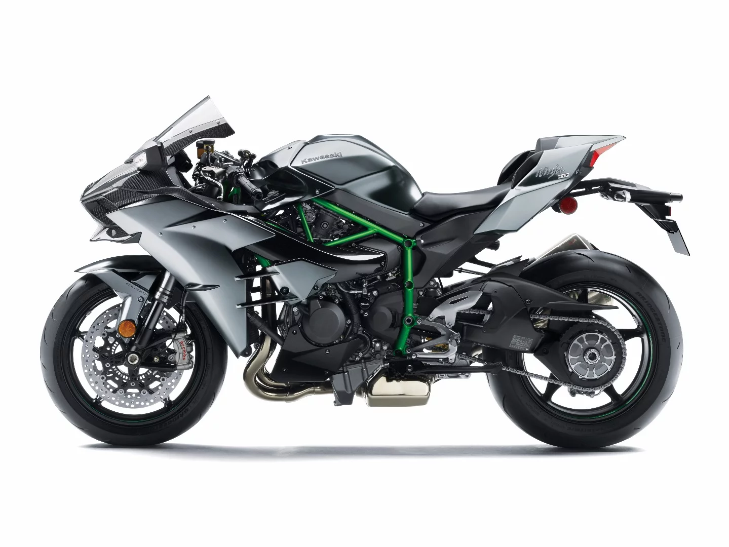 The 2017 Kawasaki H2 Carbon brings the looks of the H2R to the road-legal H2