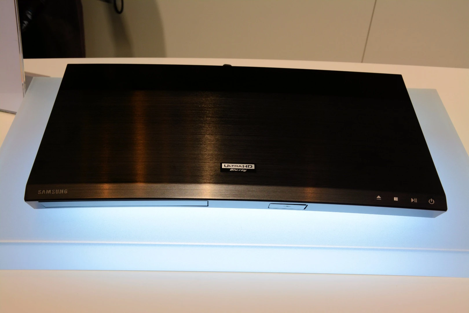 The new player will support UHD Blu-ray disk playback, providing users with four times the resolution of standard Blu-rays, and with 64 times higher color expression