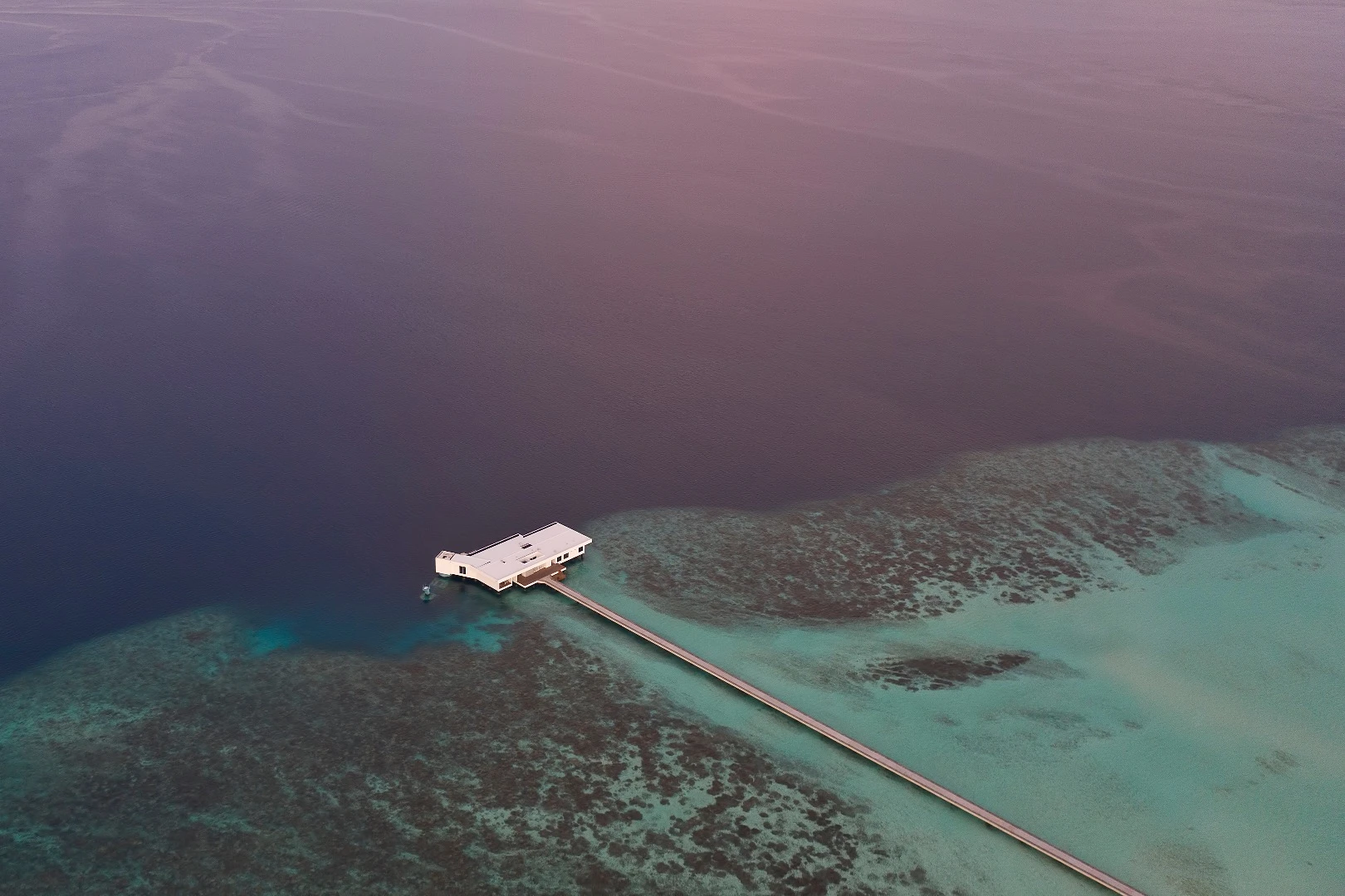 The Muraka consists of a large suite above the waves and a smaller one beneath