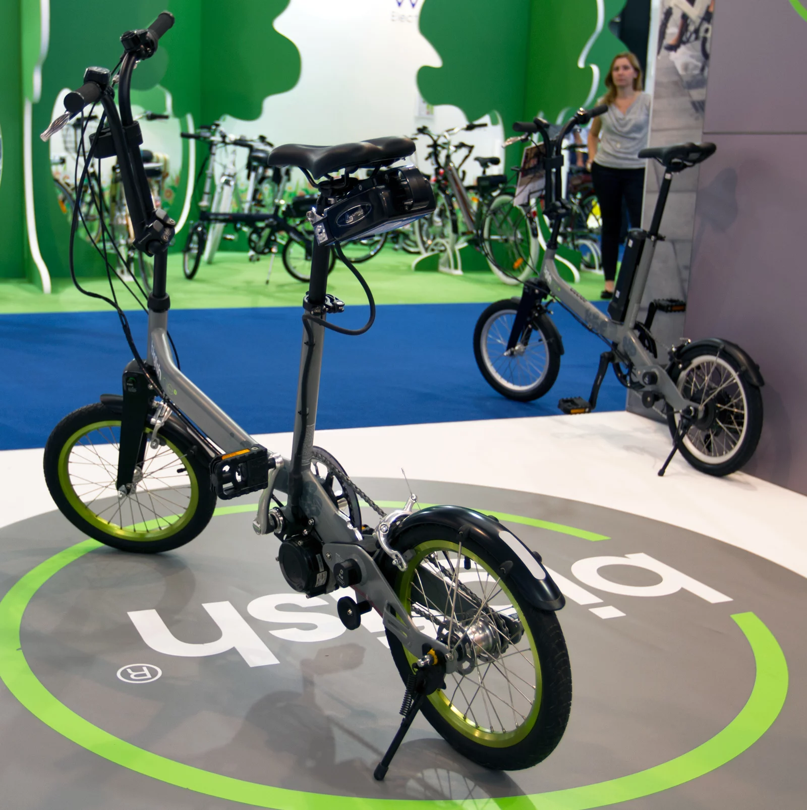 The 19.3-kg (42.5-lb) bike reportedly delivers a smooth riding experience without any jumps when pedaling, thanks to the motor's torque sensor