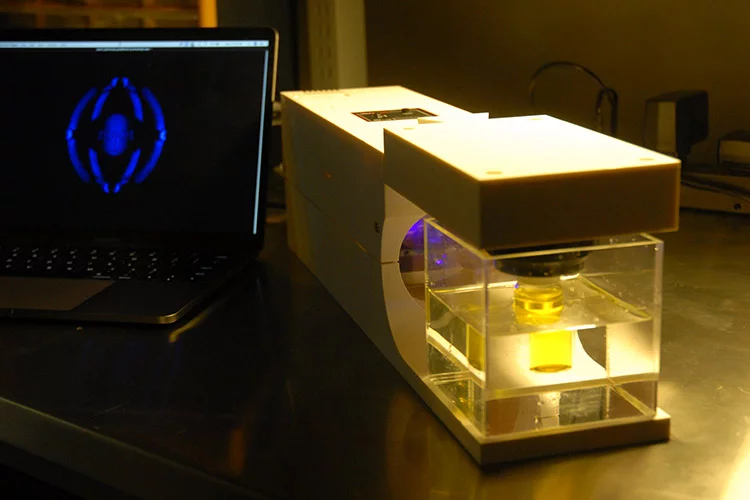 The resin-based 3D-printing setup