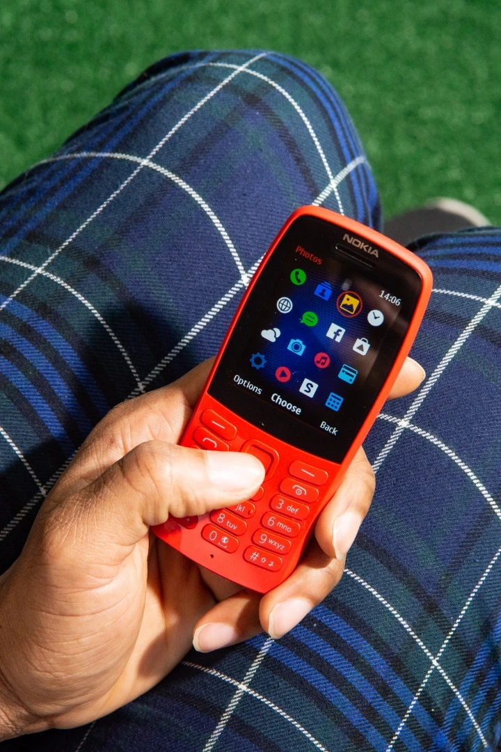 The Nokia 210 harks back to the early 2000s