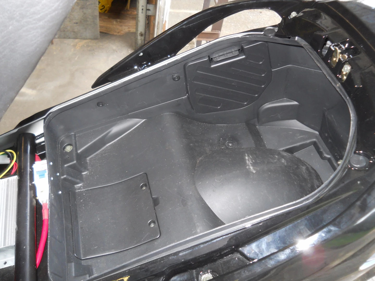 ZEV LRC-T15: generous luggage capacity