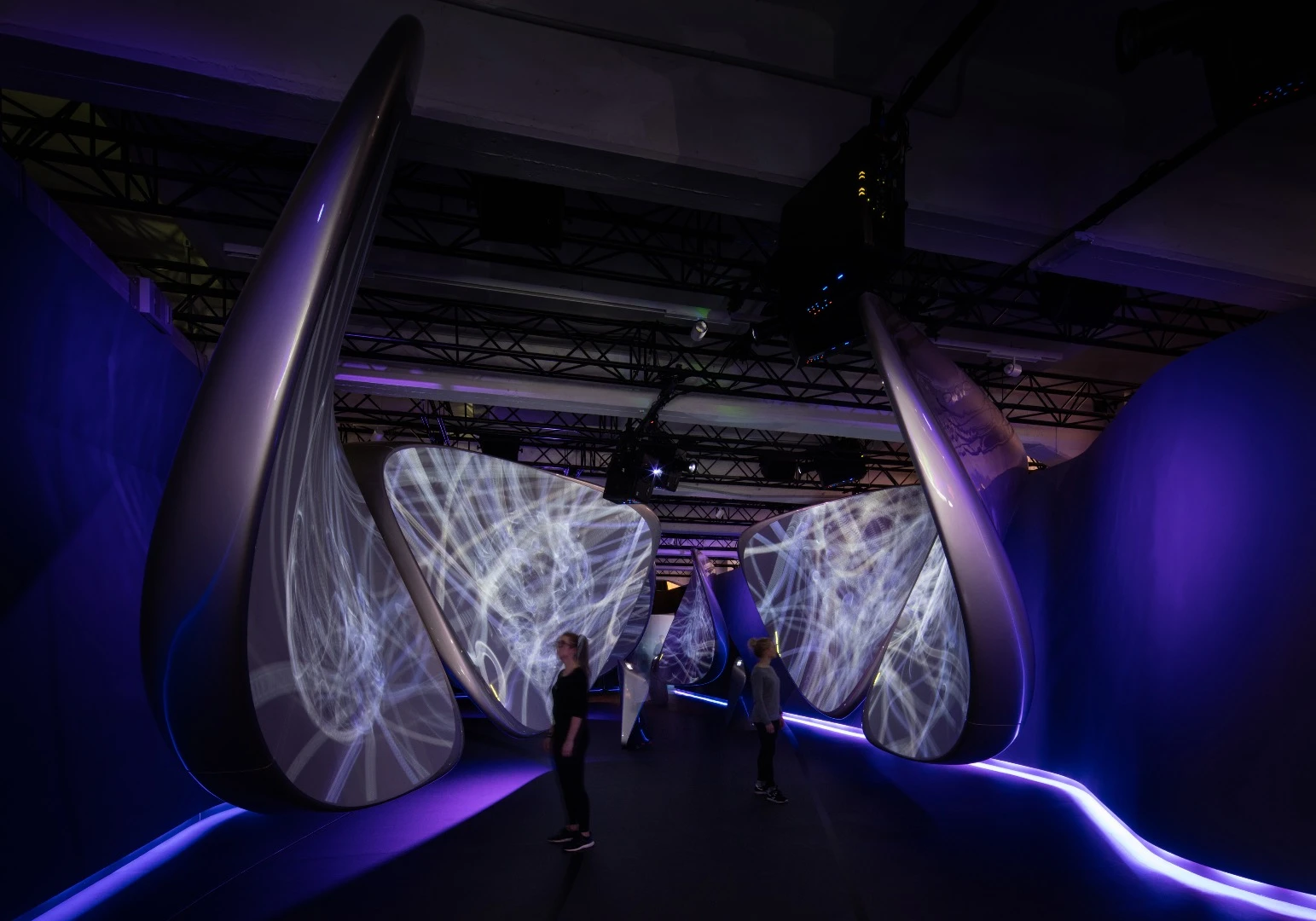 The Unconfined installation sees visitors journey through an environment inspired by the S8's design