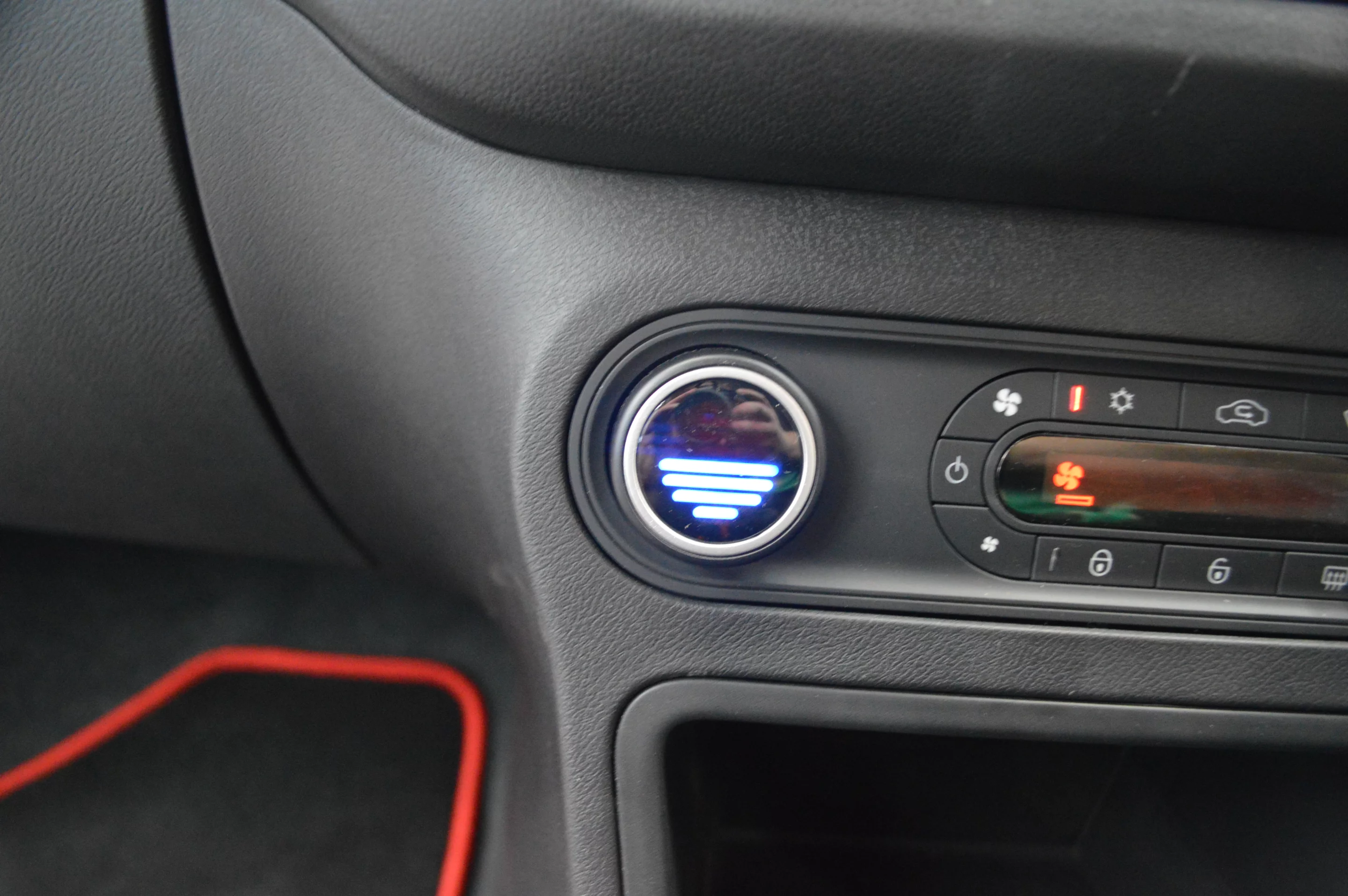 MG3's dash (Photo: Gizmag)