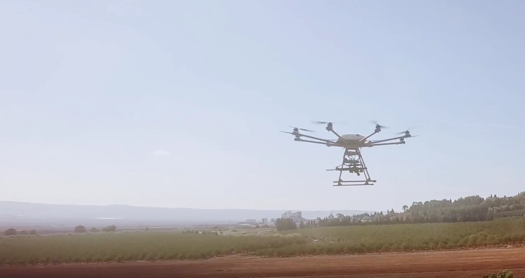 The device seems to be functional in real life from the fleeting glimpses in the video