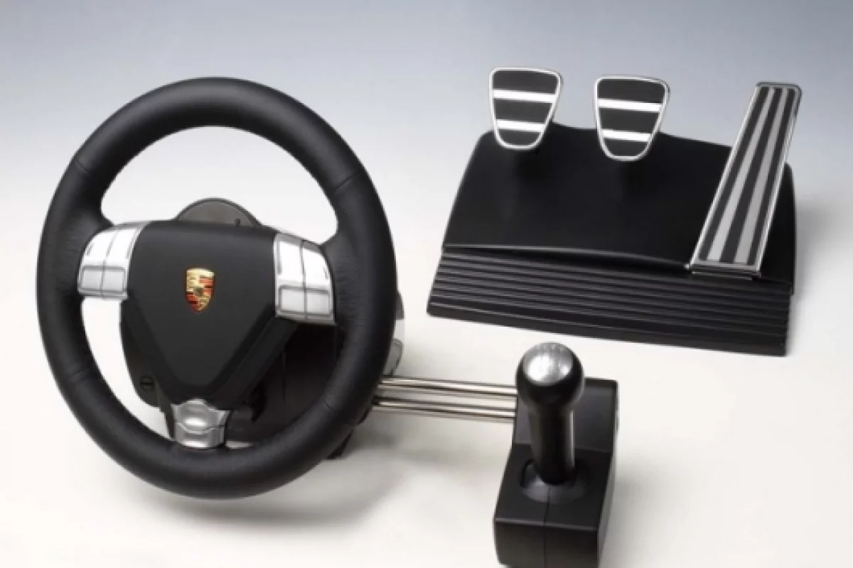 Fanatec's Porsche 911 Turbo Racing Wheel