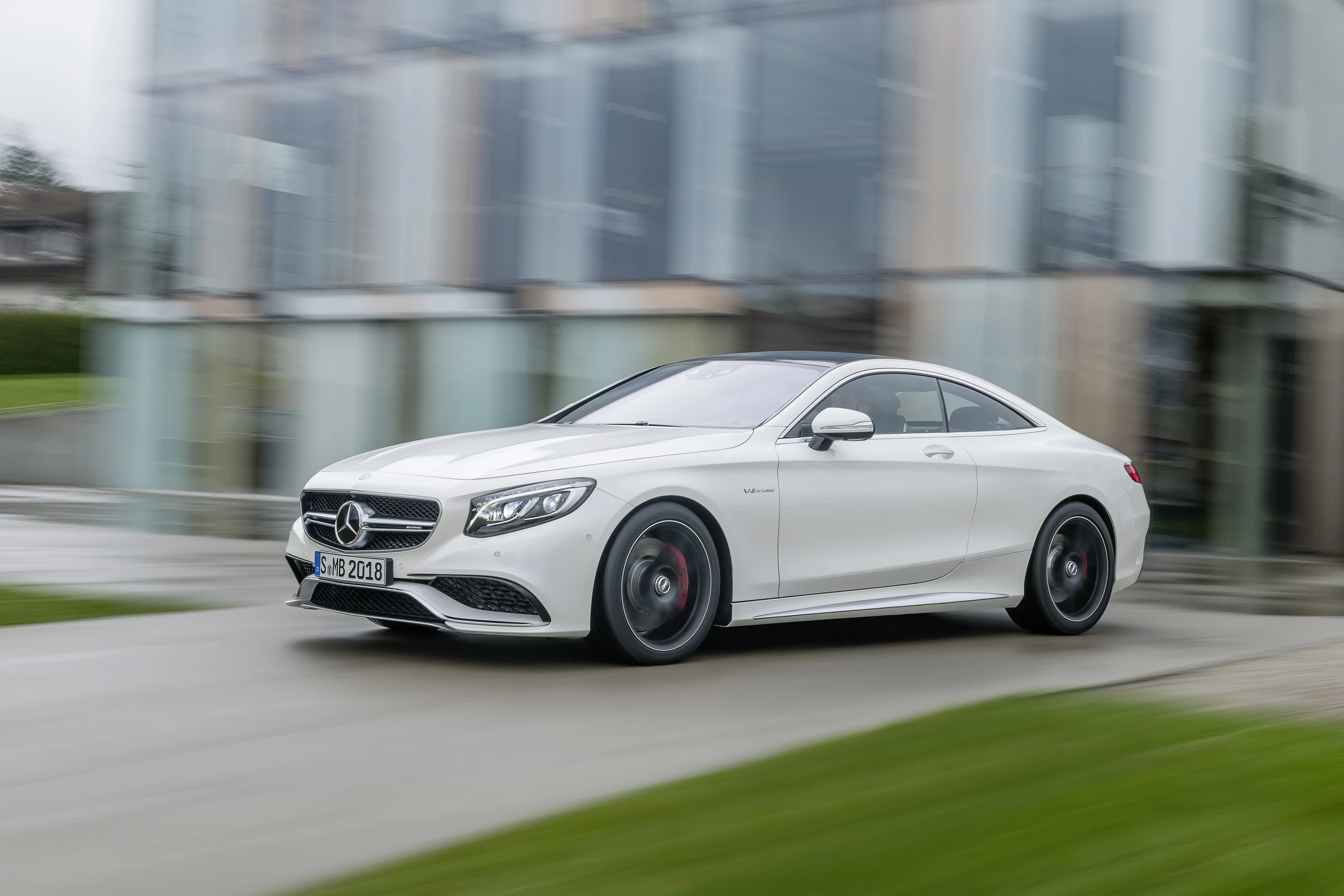 The 4MATIC AWD system delivers a 33/67 front-to-rear power split in order to retain a rear drive performance bias