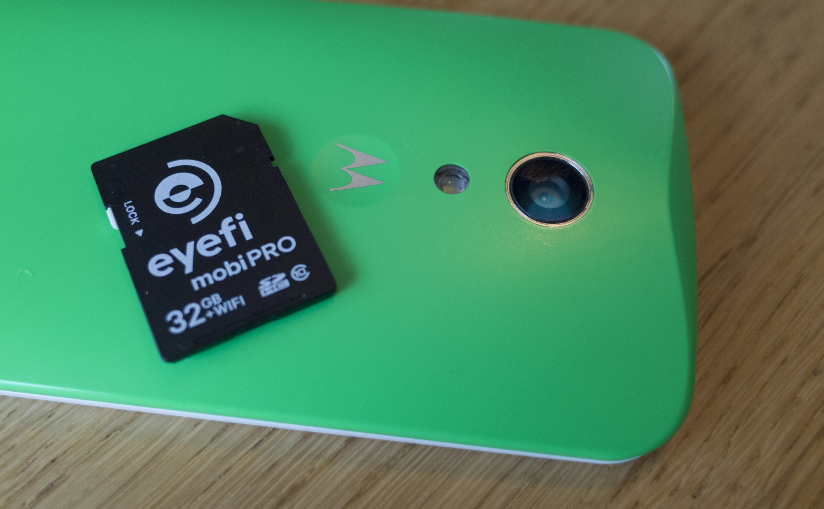 The Eyefi Mobi Pro wireless SD card comes with 12-months of Eyefi Cloud service (Photo: Simon Crisp/Gizmag.com)