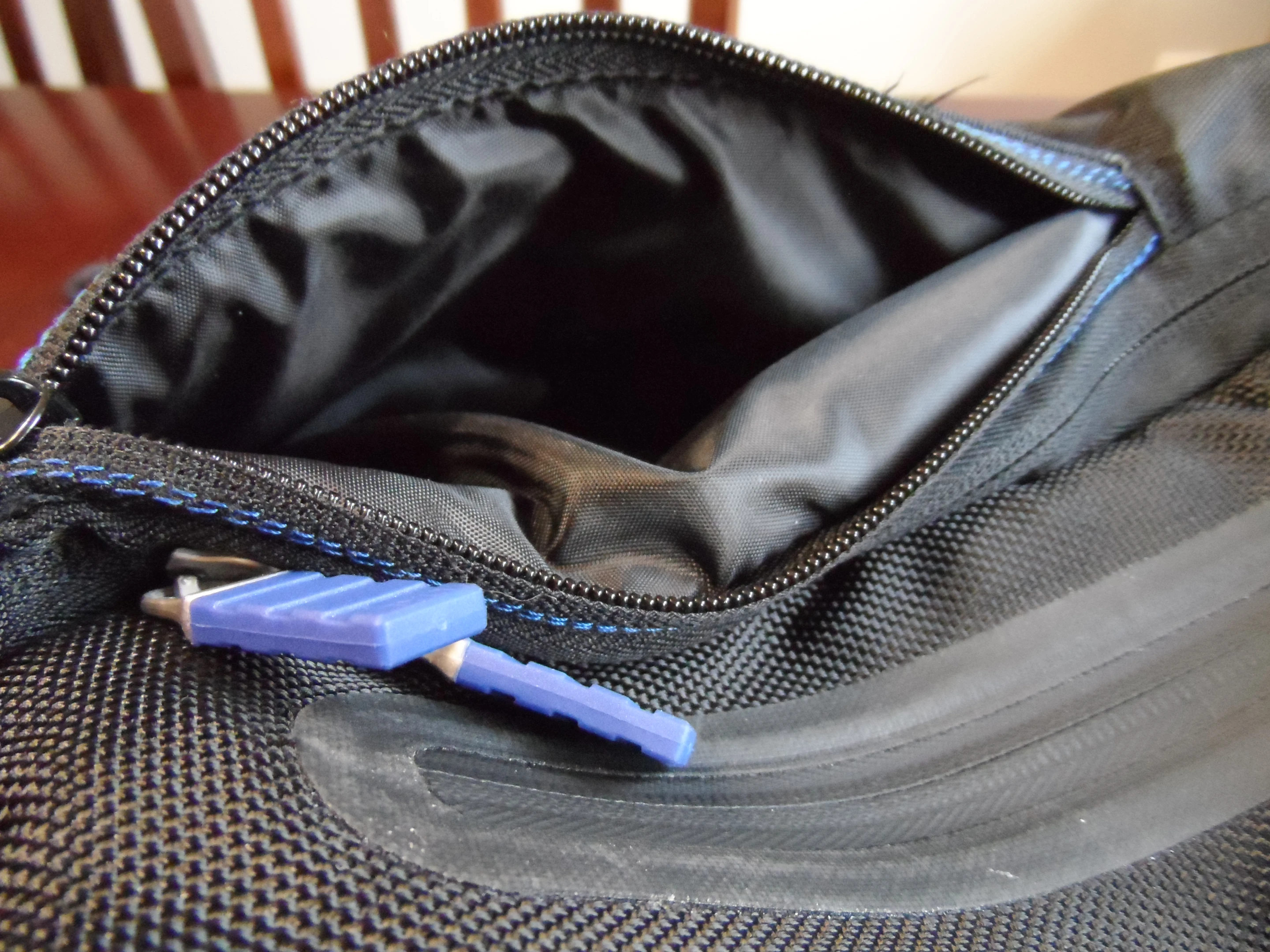 A side pocket opened up on the Energi+