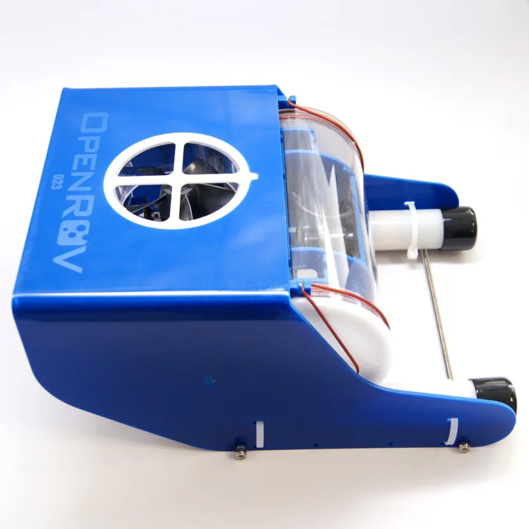 OpenROV measures just 30 x 20 x 15 centimeters (11.8 x 7.8 x 5.9 inches), weighs 2.5 kilograms (5.5 lbs), and runs on eight C-cell batteries
