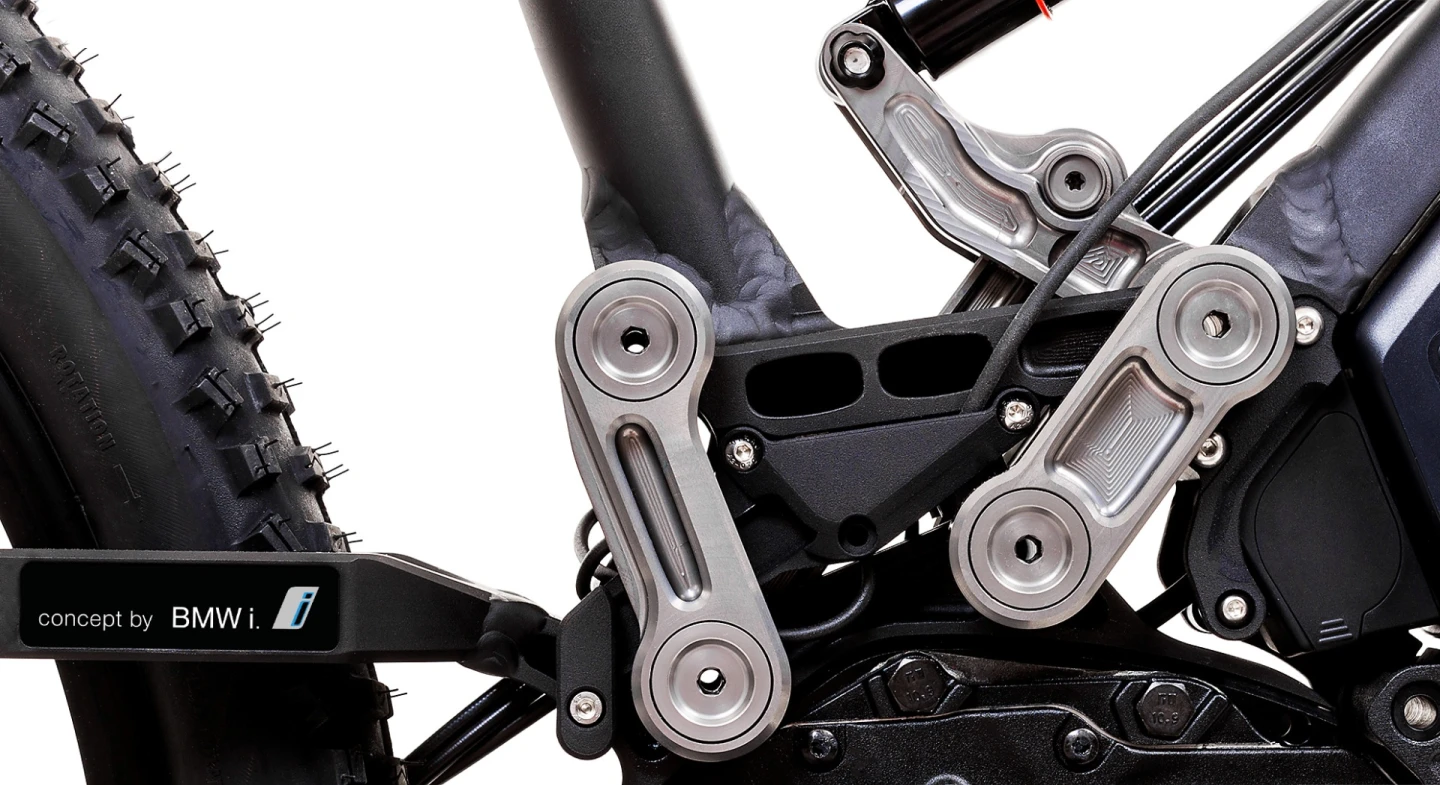 The BMW i-patented swing arm design is a key structural element of the new XF1