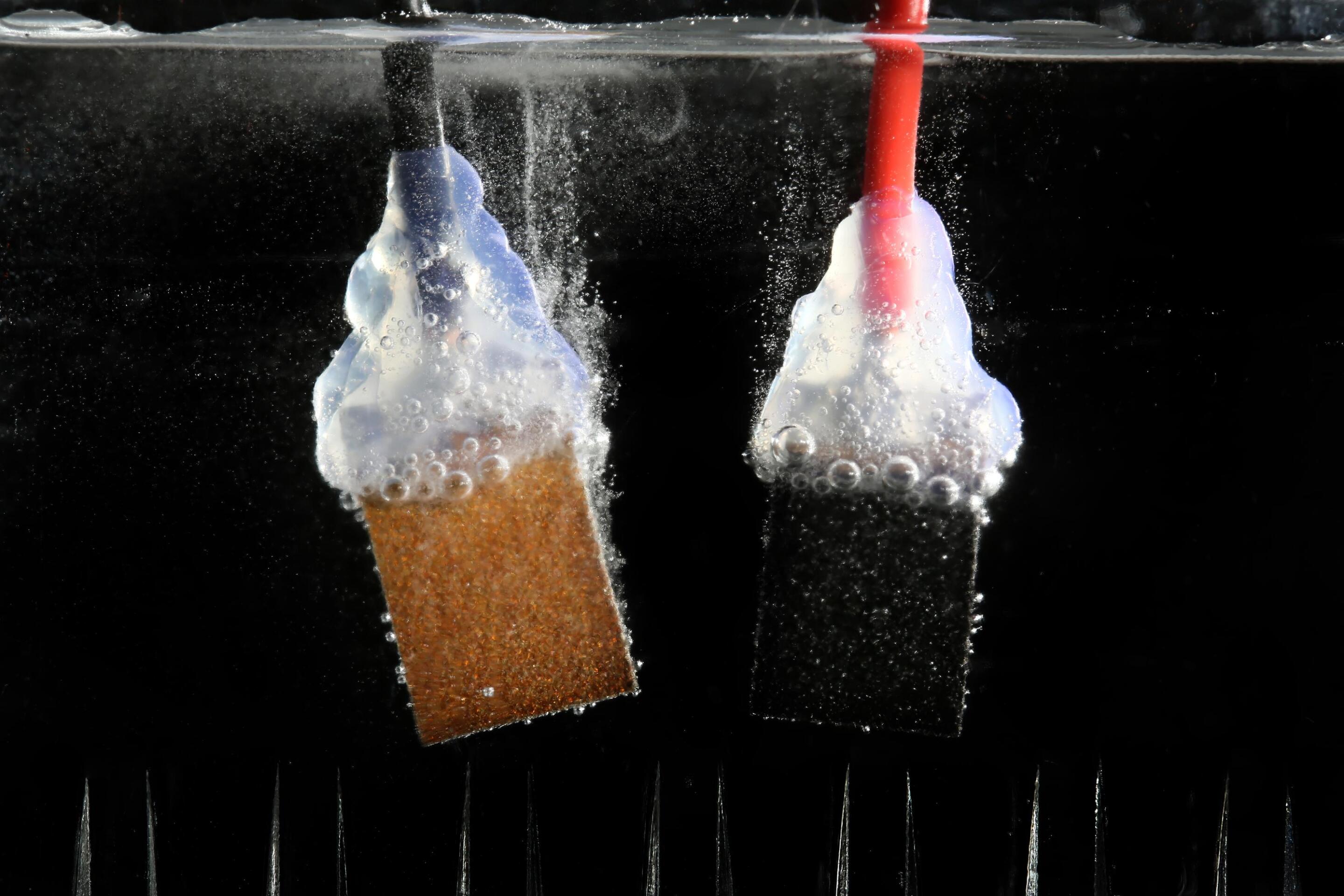 Record efficiency for converting solar energy to hydrogen without 