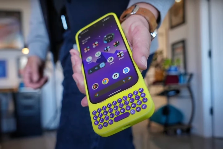 Clicks hopes you'll be into this bold neon-and-purple colorway for your Pixel 9 or 9 Pro keyboard case