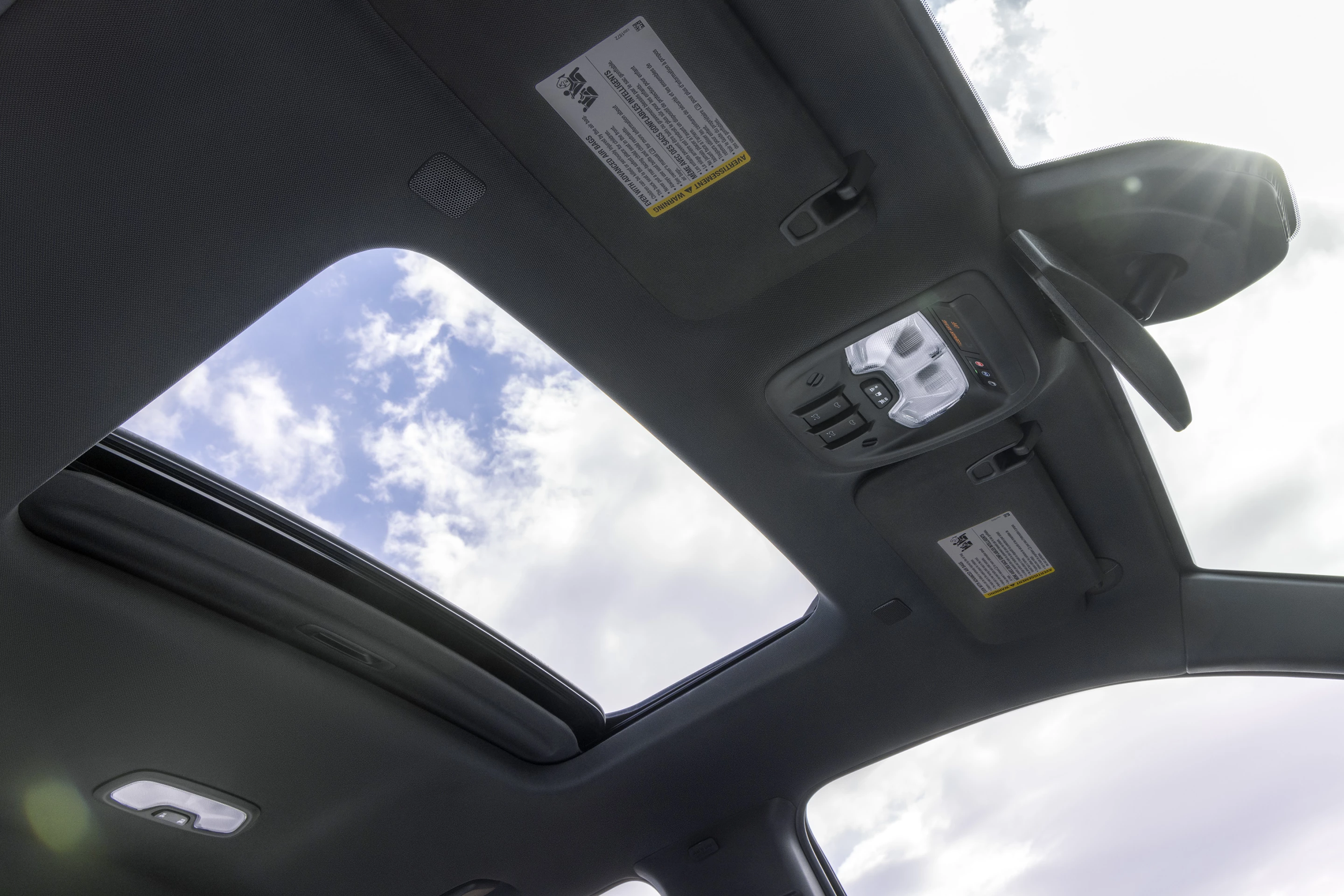 2023 GMC Canyon available sunroof