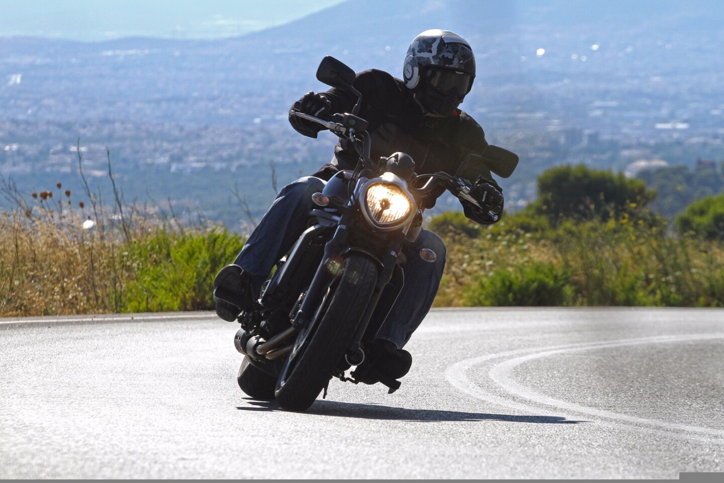 The Kawasaki Vulcan S in action