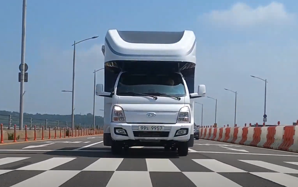 Hyundai Goes Camping With Expanding Mini Motorhome
