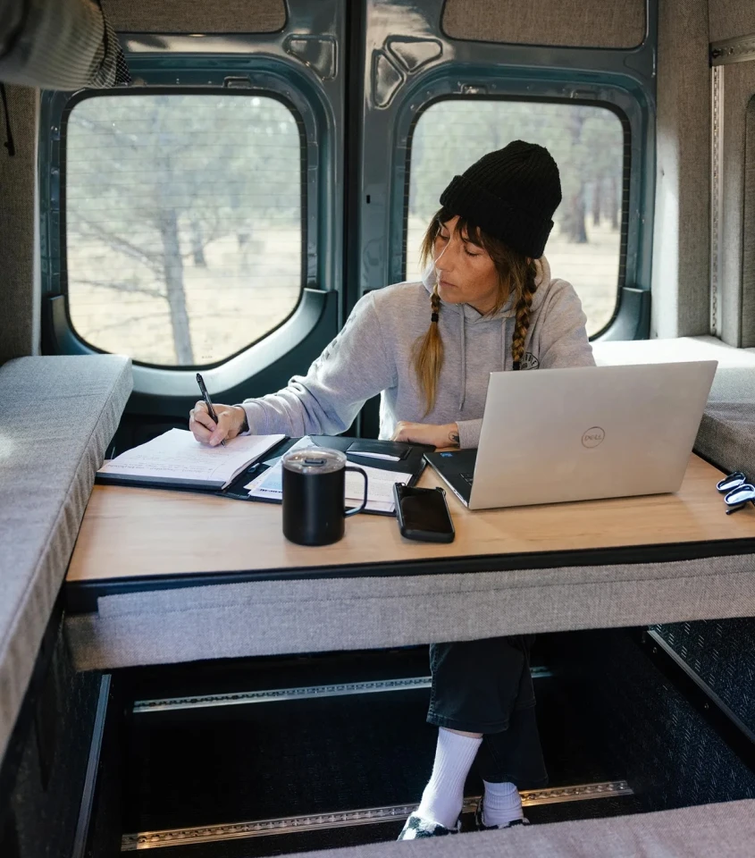 One of four GearShift modes, this one creates a dual-bench dinette/workstation