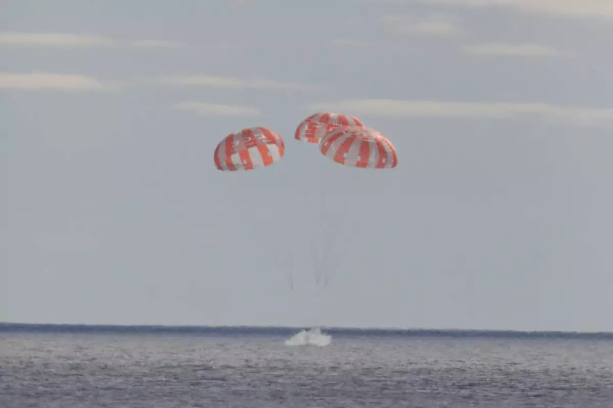 Artemis 1 splashing down in the Pacific