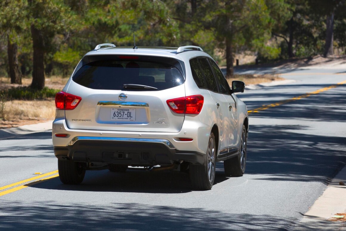2017 Nissan Pathfinder Towing Capacity >> Review 2017 Nissan Pathfinder Returns To Its 90 S Roots 2017 Nissan Pathfinder Towing Capacity >> Review 2017 Nissan Pathfinder Returns To Its 90 S Roots