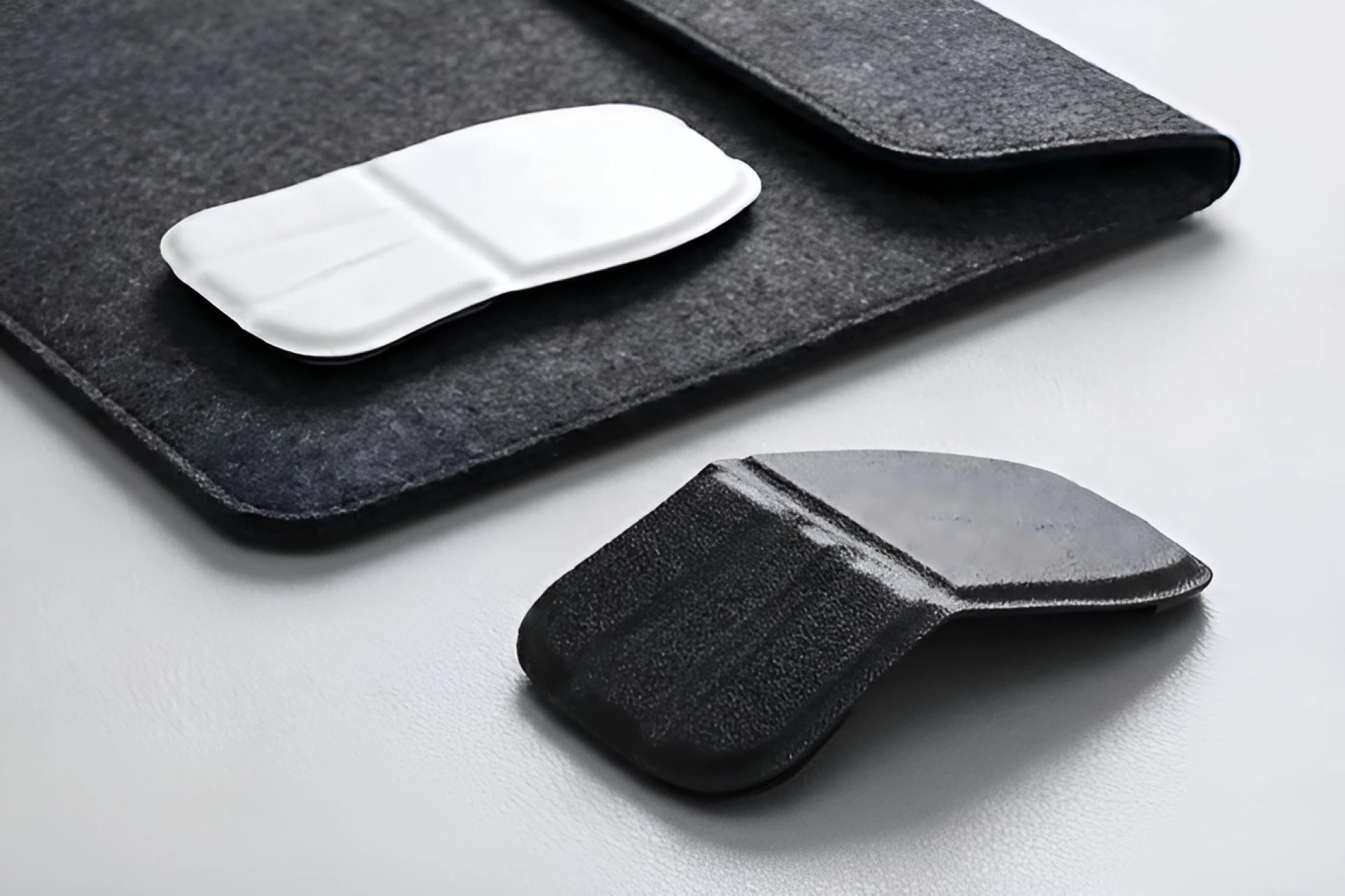 Foldable mouse snaps flat for ultimate portability