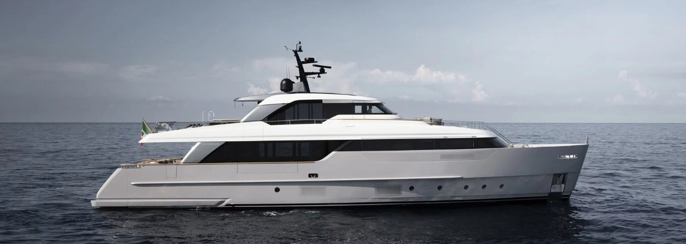 The SD96 yacht has a top speed of 20 knots and a cruising speed of 15 knots