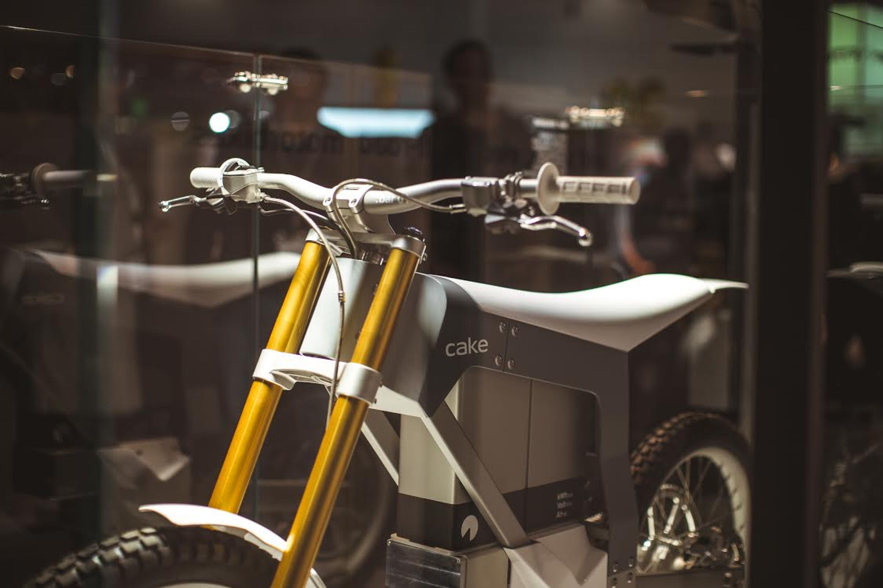 Cake electric dirt bike leaves behind plenty of dust but no emissions