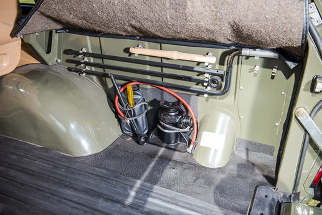 Range Rover 001 electrics