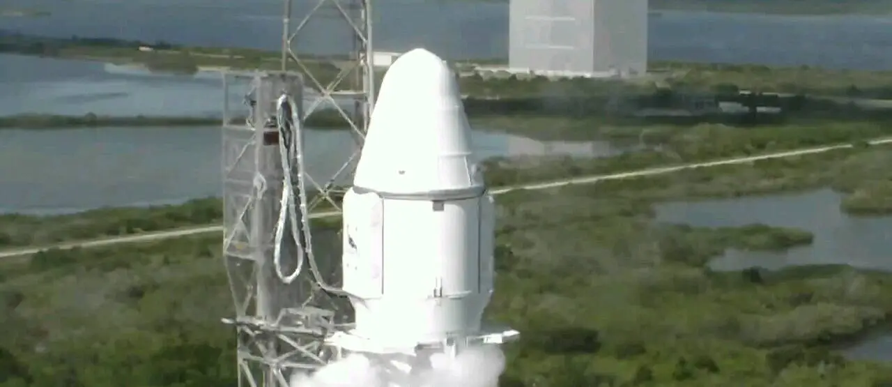 CRS-7 upperstage venting oxygen during fuelling