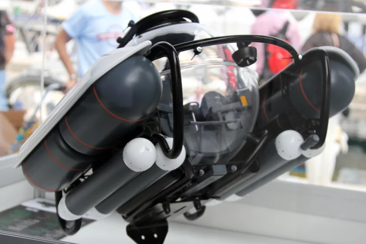 The C-Explorer 3 centrally locates the pilot behind the two passengers (Photo: Gizmag)