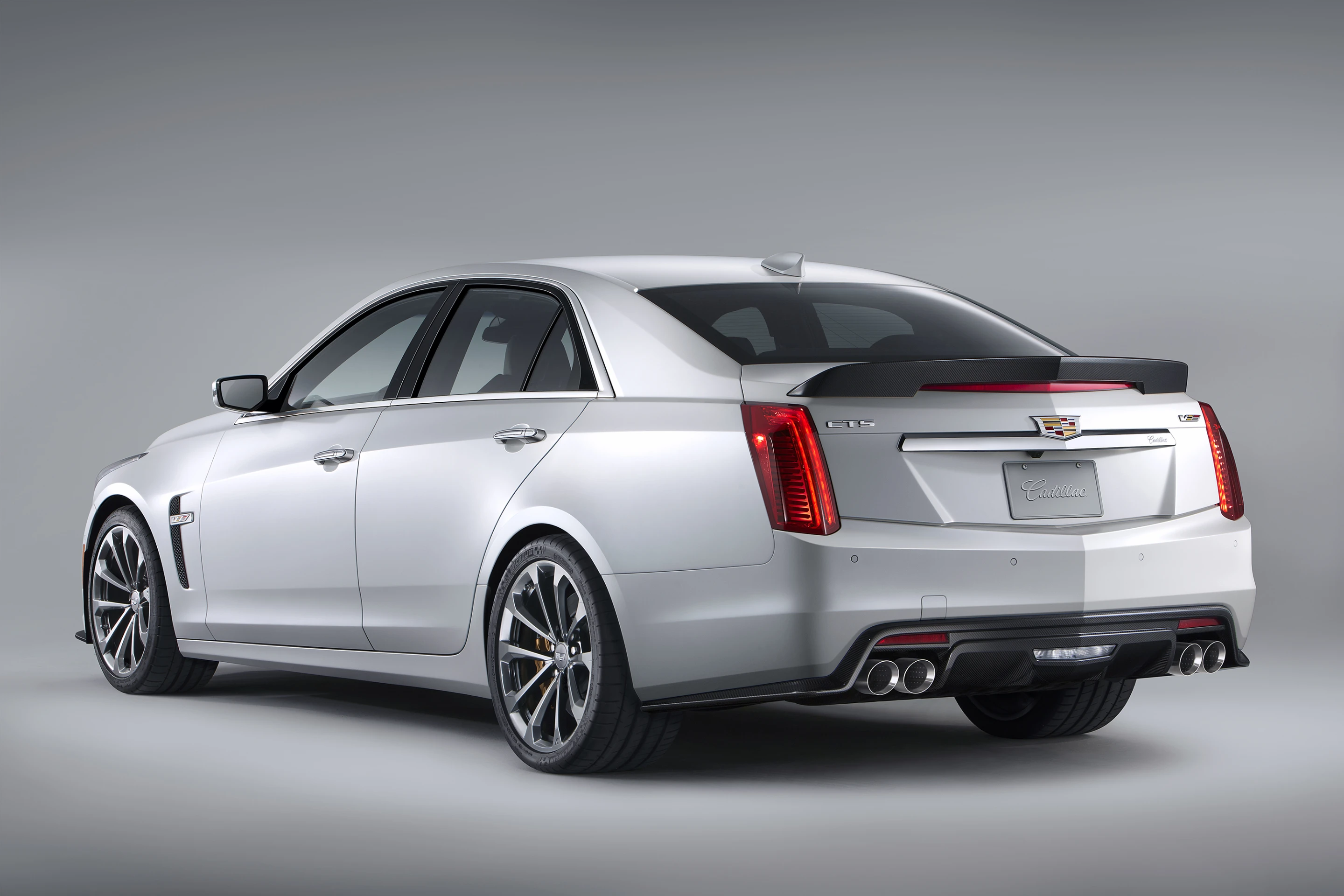A rear spoiler also helps reduce lift