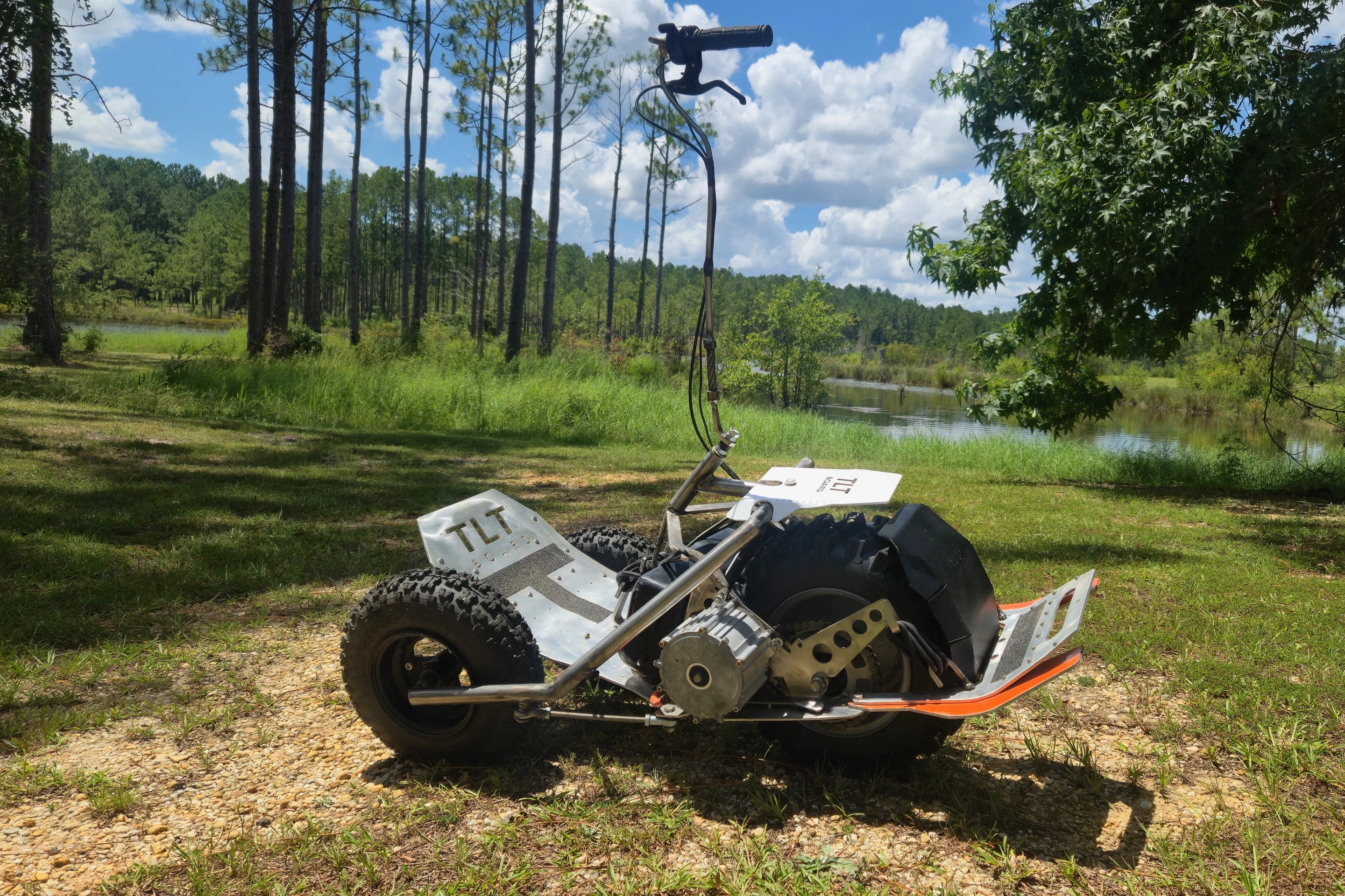 The Gorilla measures 41 inches long by 23 in wide (1,041 by 584 mm)