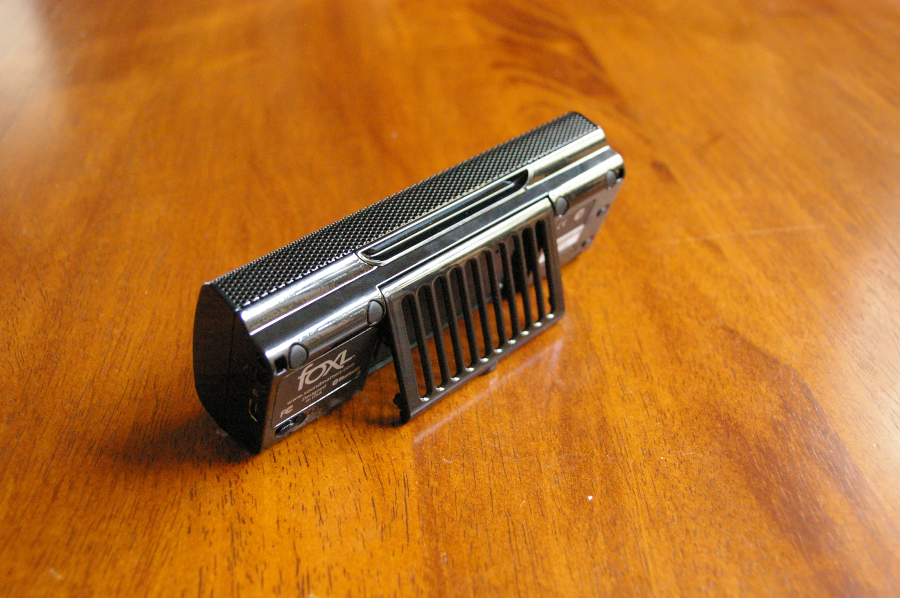The foxL v2 - great wireless sound for your iPhone, iPod or other devices