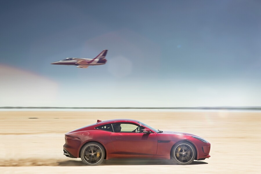 The L39 jet hit closing speeds of up to 700 mph (1,126 km/h)