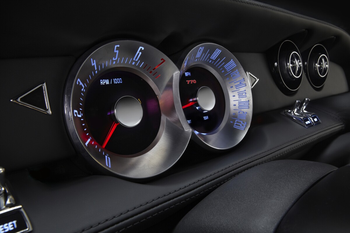 Luxury Muscle The Equus Bass 770