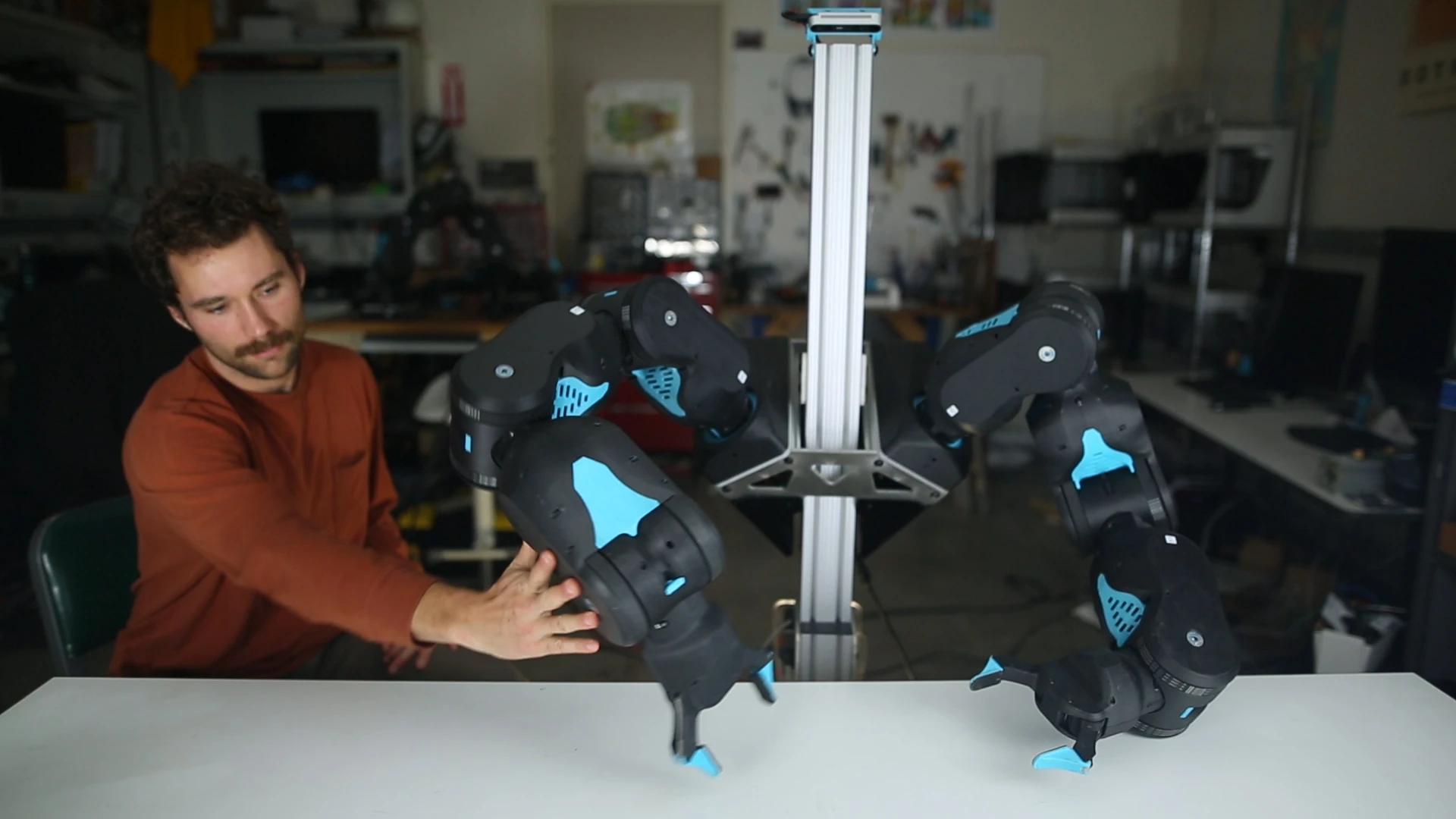Blue can modulate between maintaining a firm hold on objects, or having a soft and flexible touch