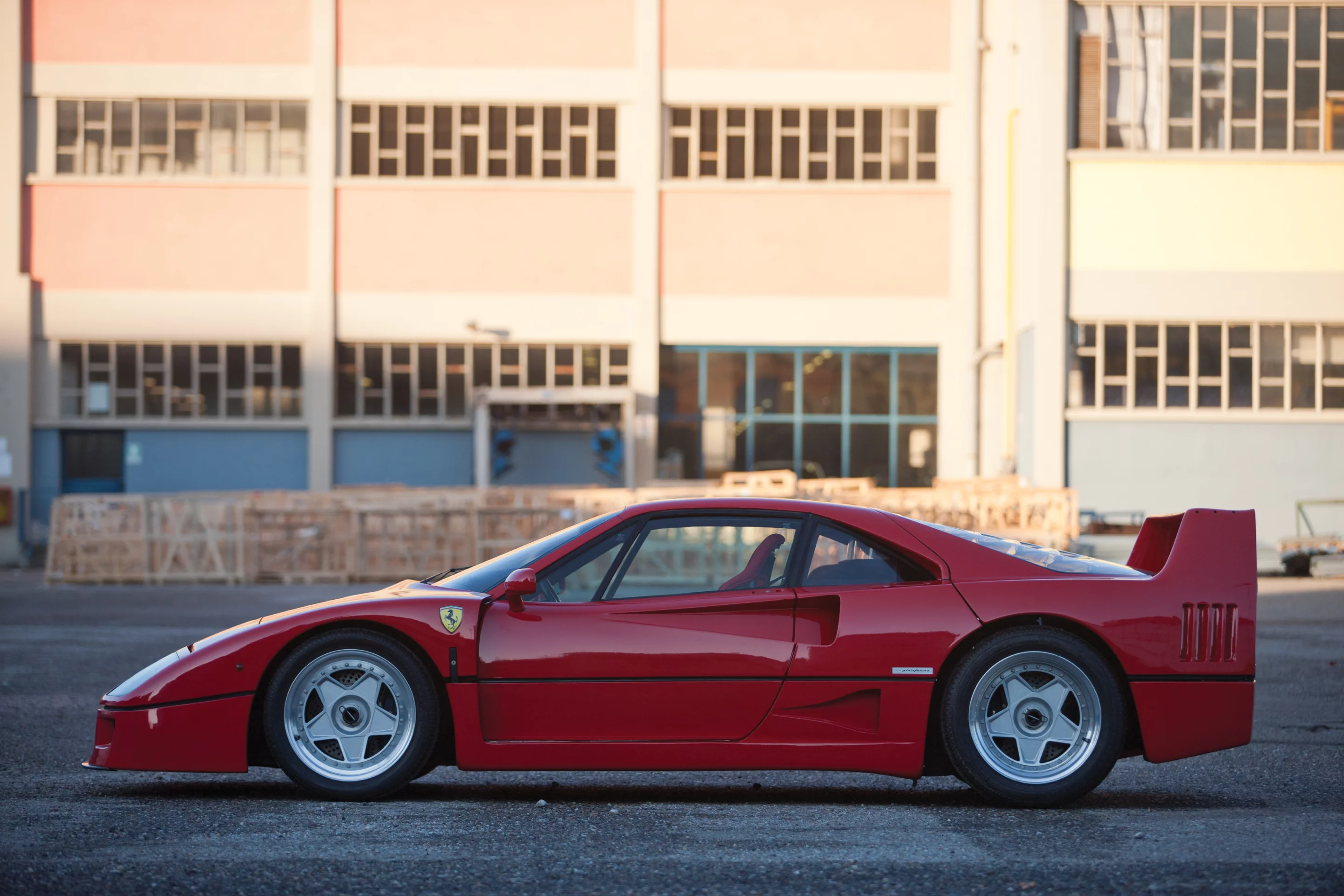 1990 Ferrari F40 – EUR€1,176,000 (US$1,331,138)