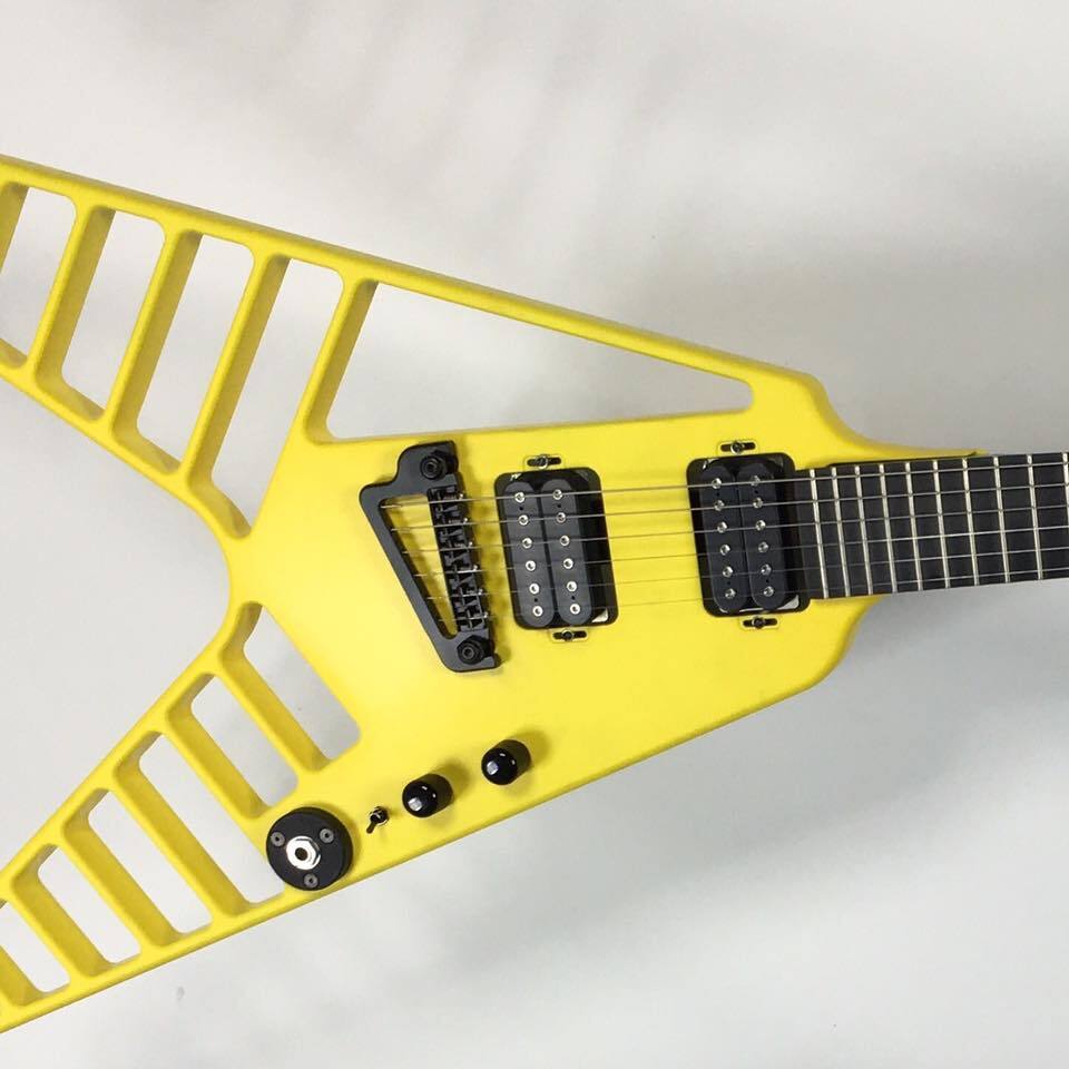 The Aviator AV27 sports two 16.50K Dimarzio Dominion humbucker pickups with ceramic magnets