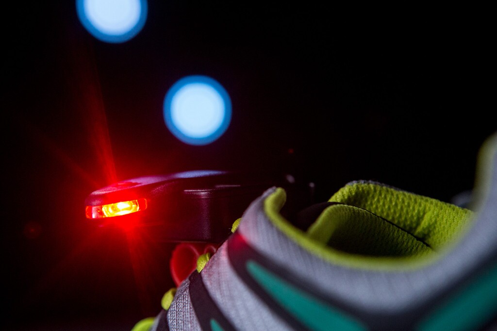 A rear red light allows visibility from the back