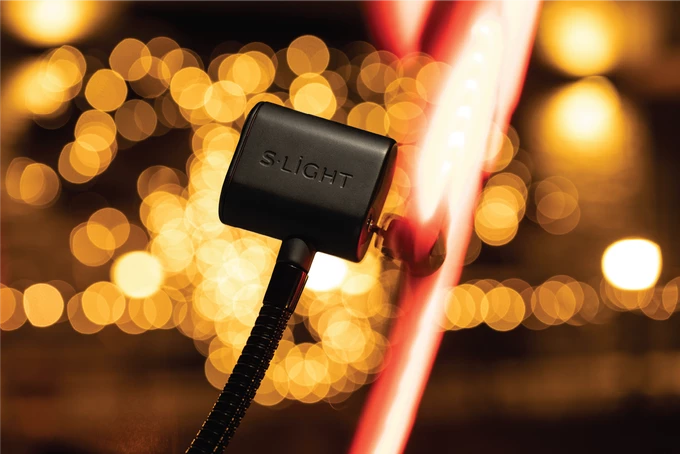 Three AAA batteries power the S.Light for over two hours