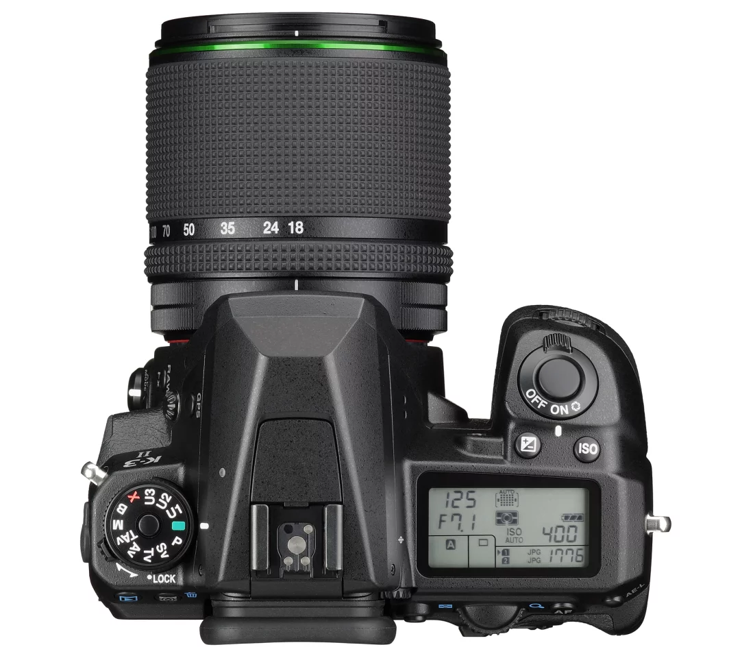 The Pentax K-3 II measures 131.5 x 102.5 x 77.5 mm (5.17 x 3.94 x 3.05 in) and weighs 785 g (28.2 oz)