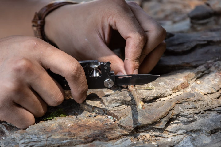 The PockeTool 2.0's blade/saw in use