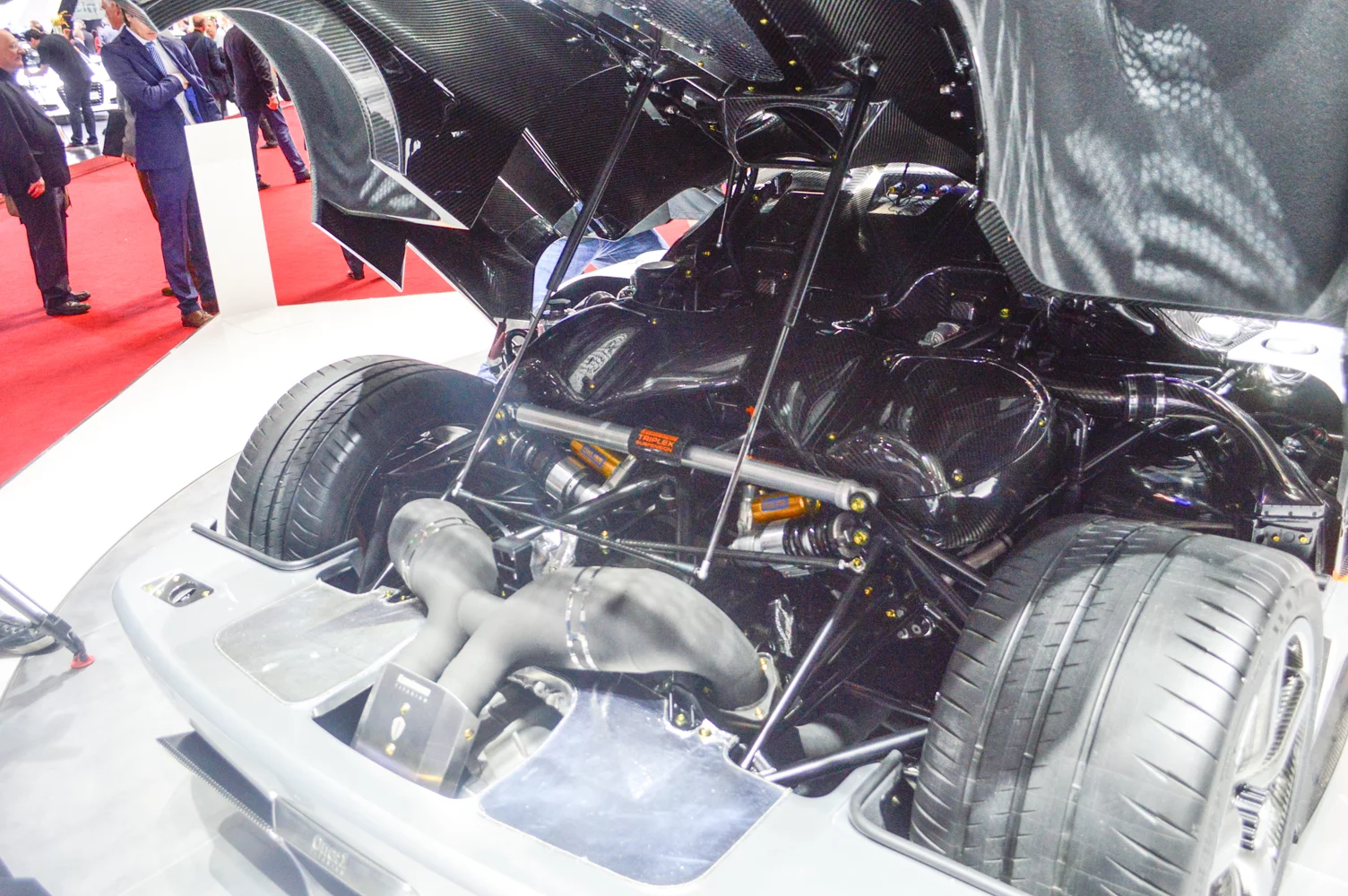 A look at the underlying mechanicals (Photo: CC Weiss/Gizmag.com)