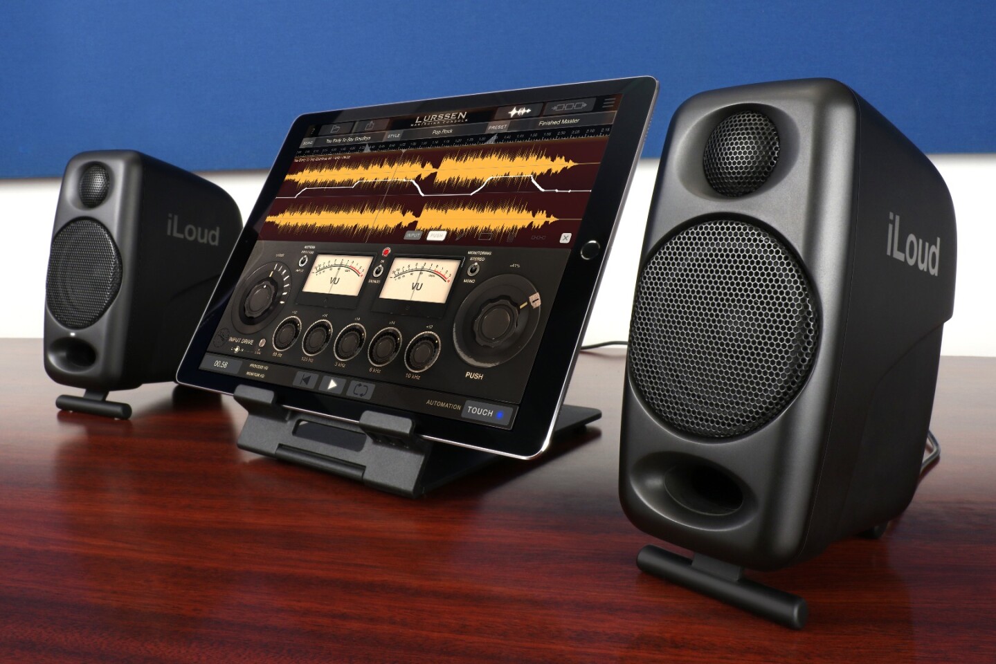 Four Class-D amplifiers and 56-bit digital signal processor combine for the promise of an expansive stereo image