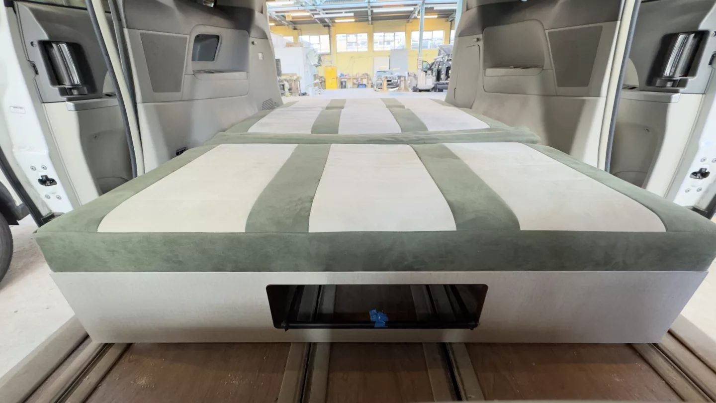 The floor rail-mounted system makes for easy bench adjustment and bed setup