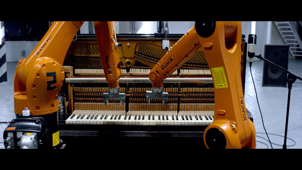 Still from Automatica